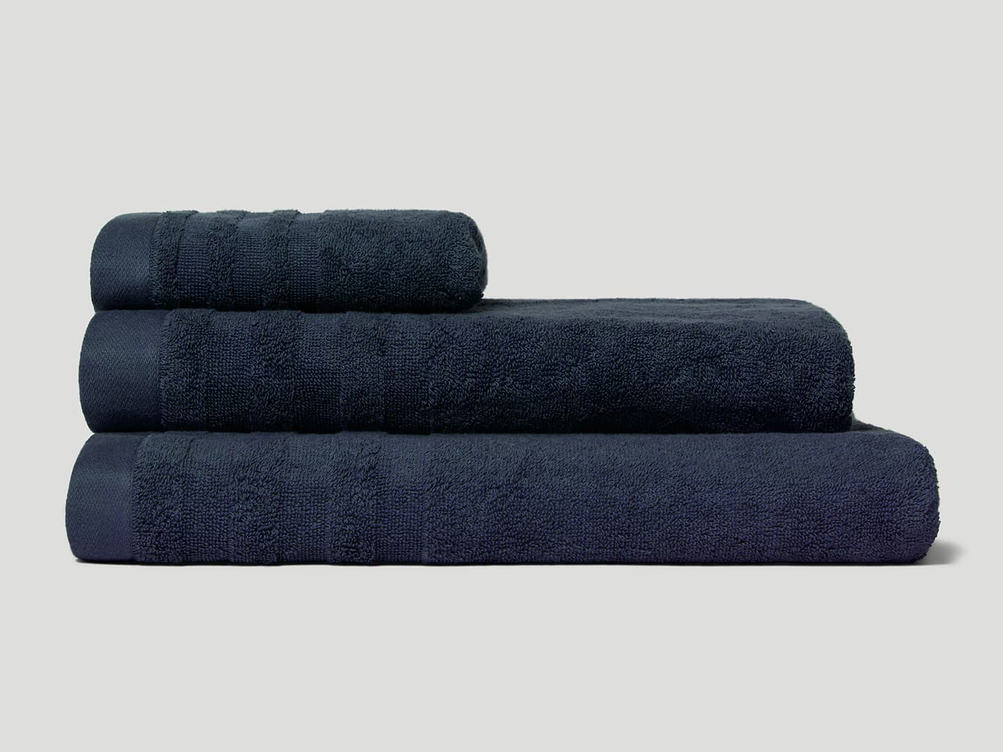 Handduk Essens - Midnight Blue - 50x100 | GOTS i gruppen Lagerrensning hos A L V A (9601)