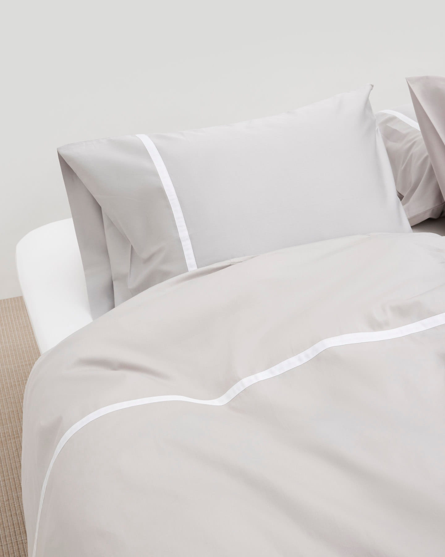 Påslakanset Gatt - Concrete Grey