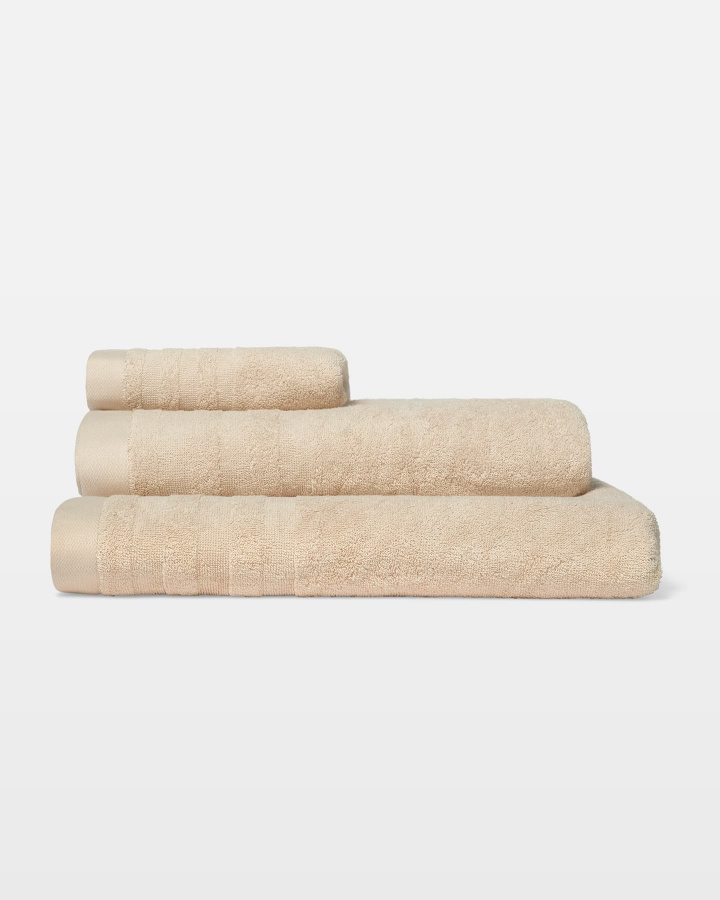 Handduk Essens - Seashell Beige i gruppen Badrum / Handdukar hos A L V A (1175)
