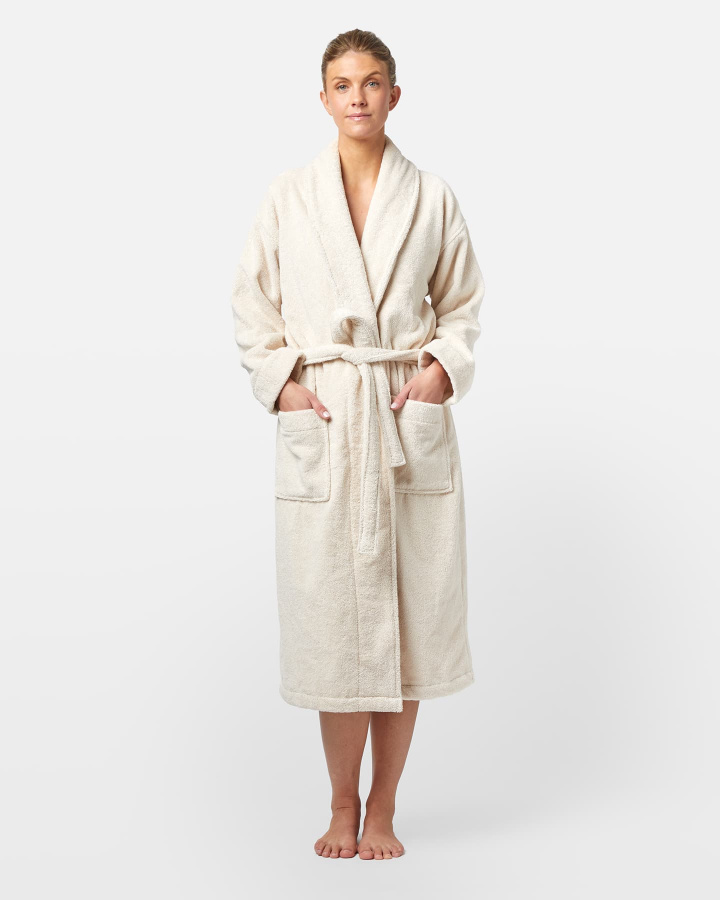 Badrock Essens - Seashell Beige i gruppen Morgonrockar hos A L V A (1199)