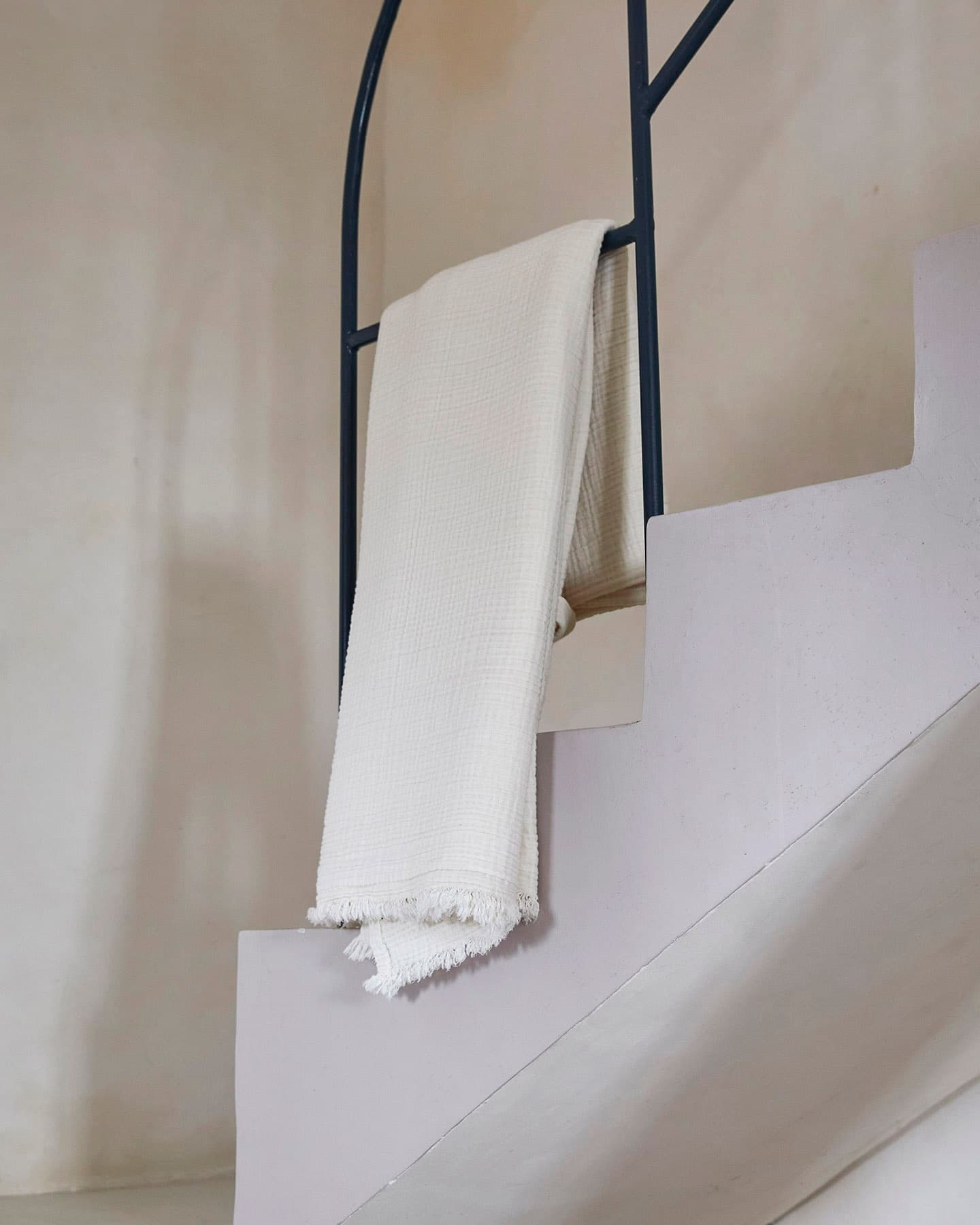 Pläd Vira - Raw Cotton