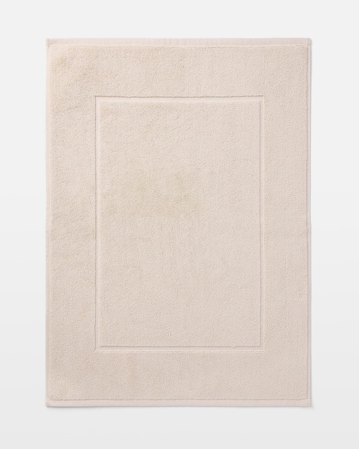 Badrumsmatta Essens - Seashell Beige i gruppen Badrum / Badrumsmattor hos A L V A (1203)