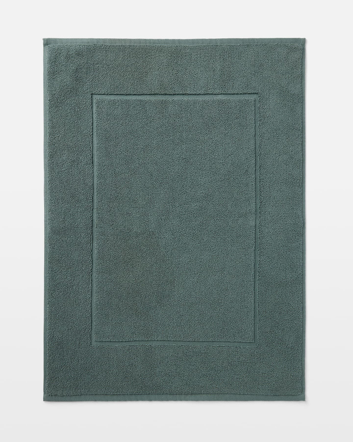 Badrumsmatta Essens - Washed Bottle Green i gruppen Badrum / Badrumsmattor hos A L V A (1206)