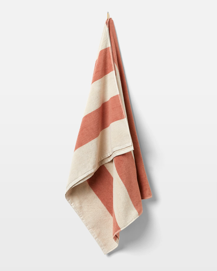 Badlakan Vinda - Seashell Beige / Pink Terracotta i gruppen Badrum / Badlakan hos A L V A (1219)
