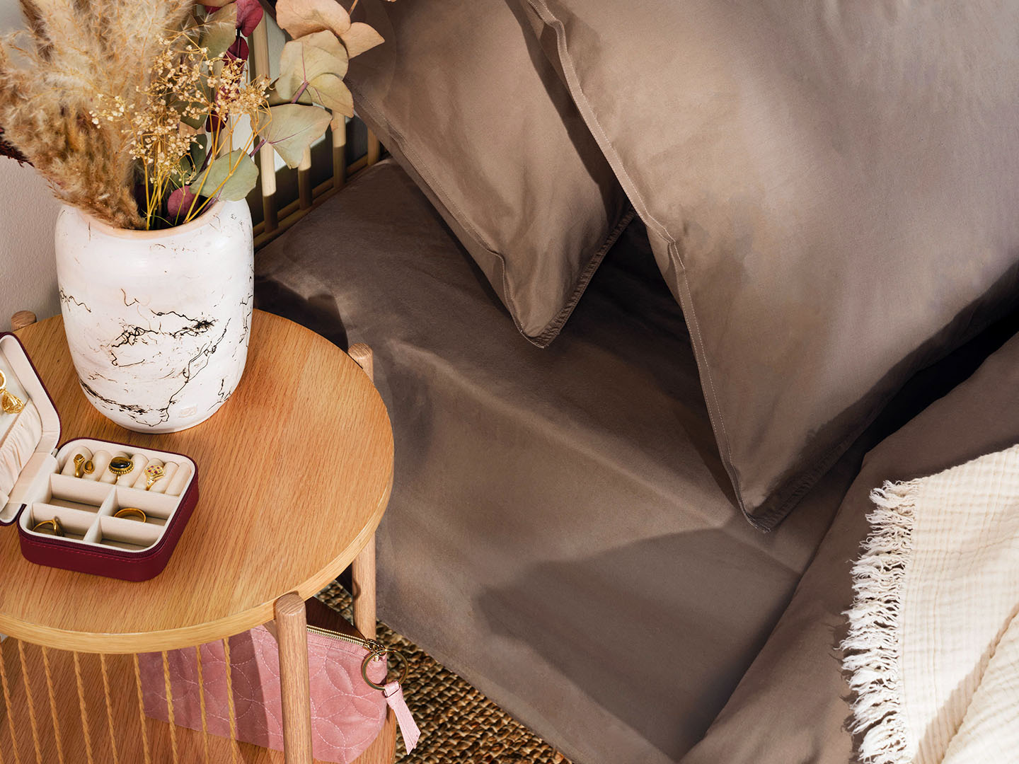 Dra-på-lakan Nejd Percale - Deep Taupe