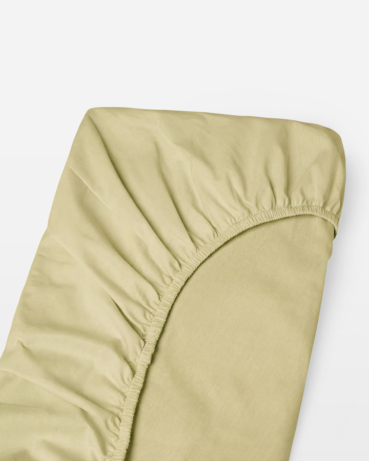 Dra-på-lakan Nejd Percale - Meadow Green i gruppen Sängkläder / Underlakan hos A L V A (1284)