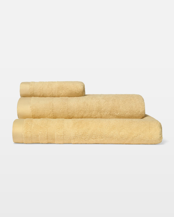 Handduk Essens - Honey Yellow i gruppen Badrum / Handdukar hos A L V A (1288)