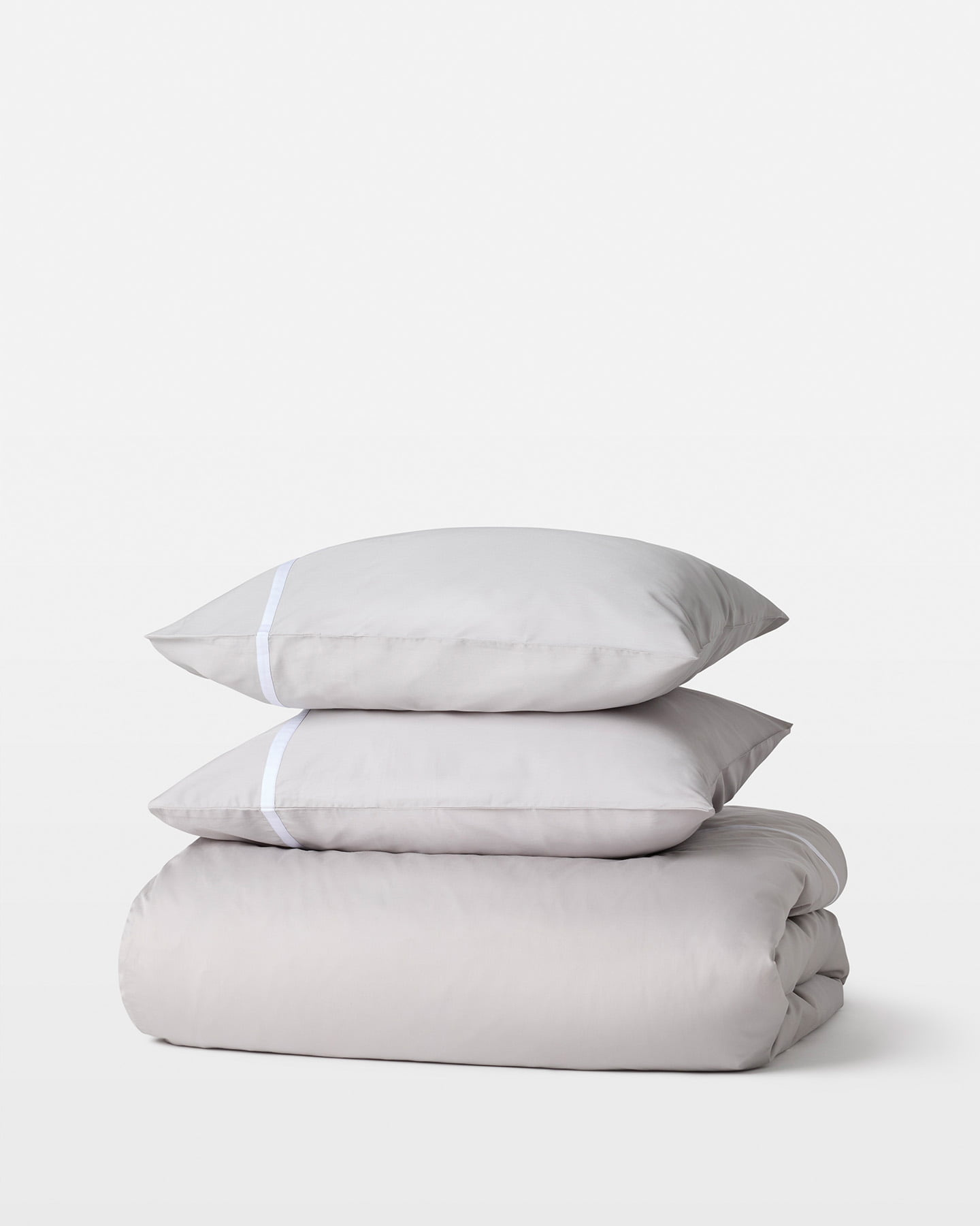 Två påslakan Gatt Concrete Grey + fyra örngott