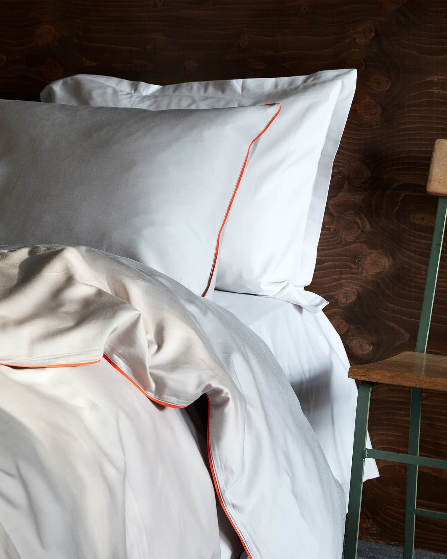 Två påslakan Strimma Concrete Grey + fyra örngott