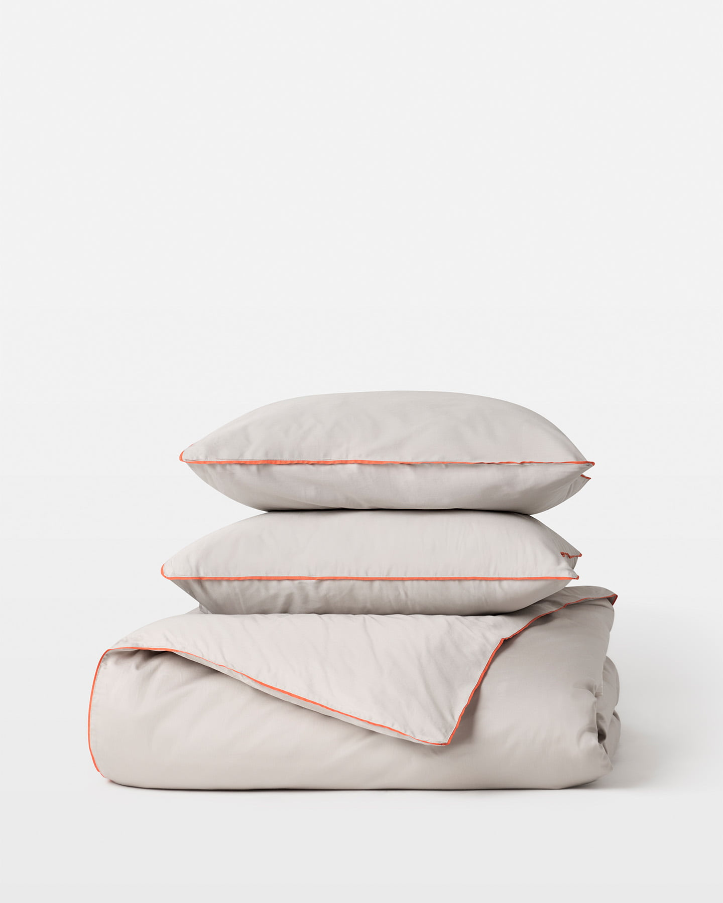 Två påslakan Strimma Concrete Grey + fyra örngott