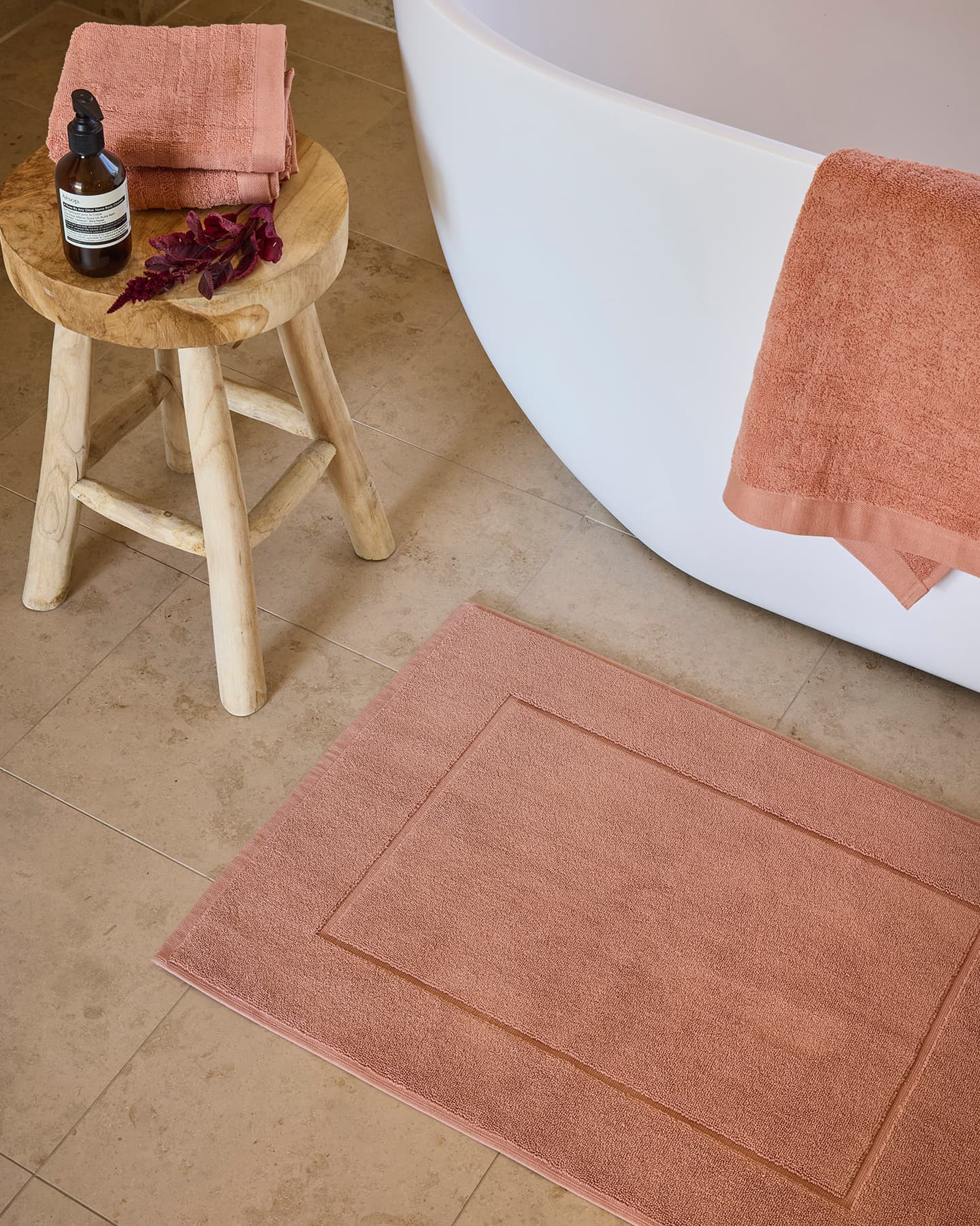 Badrumsset – stor badrumsmatta & handdukar