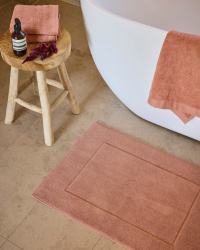 Badrumsset – badrumsmatta & handdukar Badrumsset – badrumsmatta & handdukar