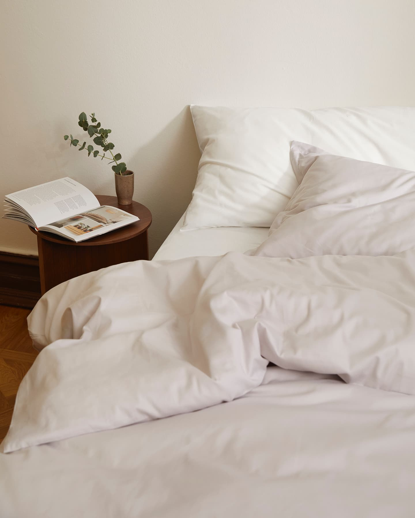 Två påslakan Vidd Pearl Grey + fyra örngott