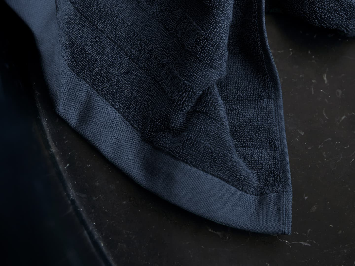 Handduk Essens - Midnight Blue - 70x140 | GOTS